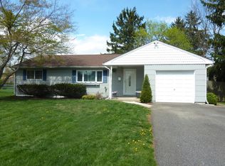 103 Hurley Dr, Hackettstown, NJ 07840