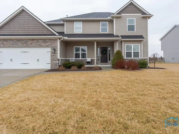 1483 Blackhawk Dr, Waterville, OH 43566