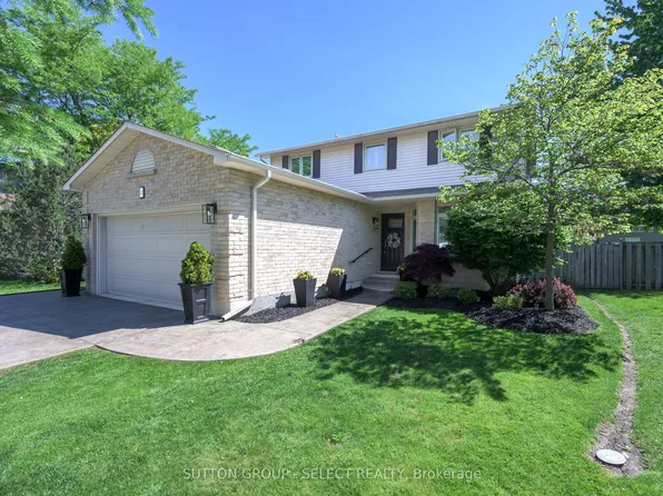 12 Banting Cres, London, ON N6G 4G2