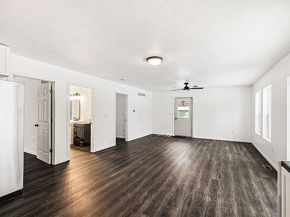 5th image of 8478 Vista Dr