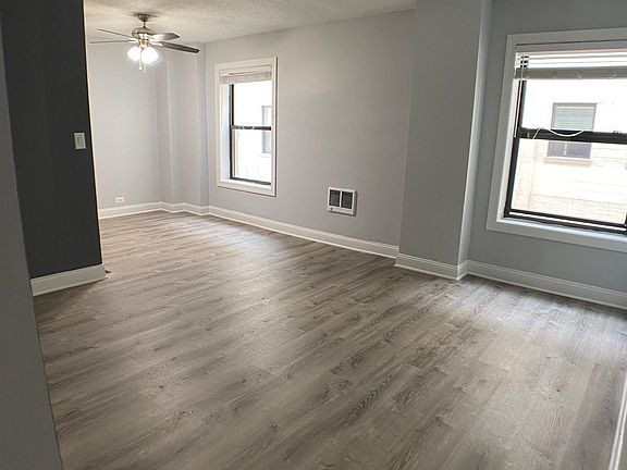 4th image of 4519 N Clarendon Ave #604