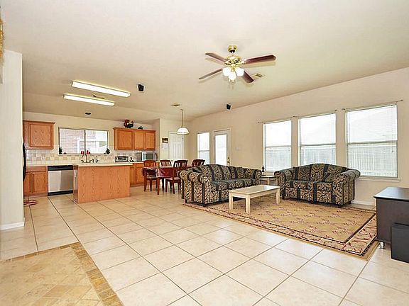 4th image of 9427 Eaglewood Glen Trl