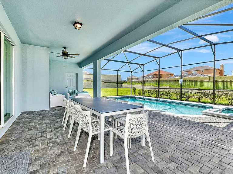 2236 Lelani Cir — Photo 48