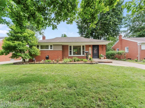 28717 Westfield St, Livonia, MI 48150