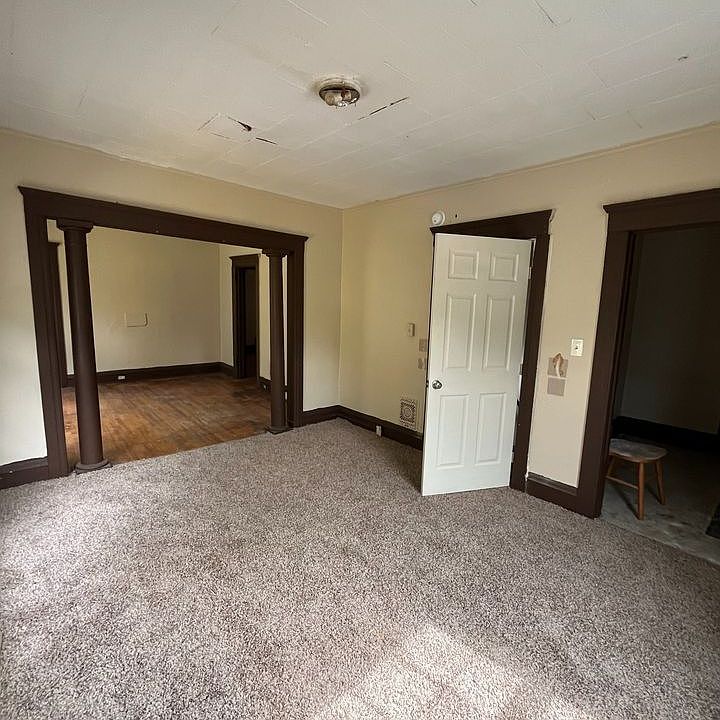 1st image of 121 Richardson Ave #2
