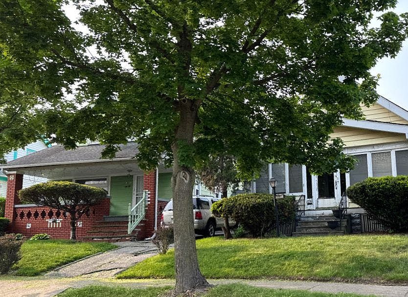 2nd image of 10922 Sandusky Ave