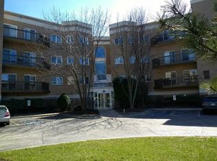 140 Manchester Dr APT 207, Buffalo Grove, IL