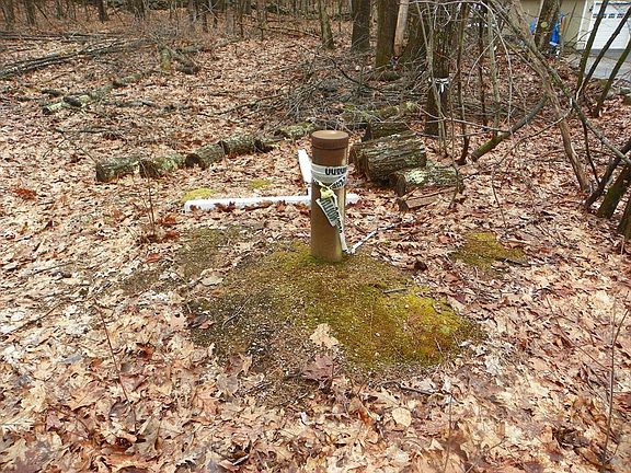 4th image of 24 Old County Rd