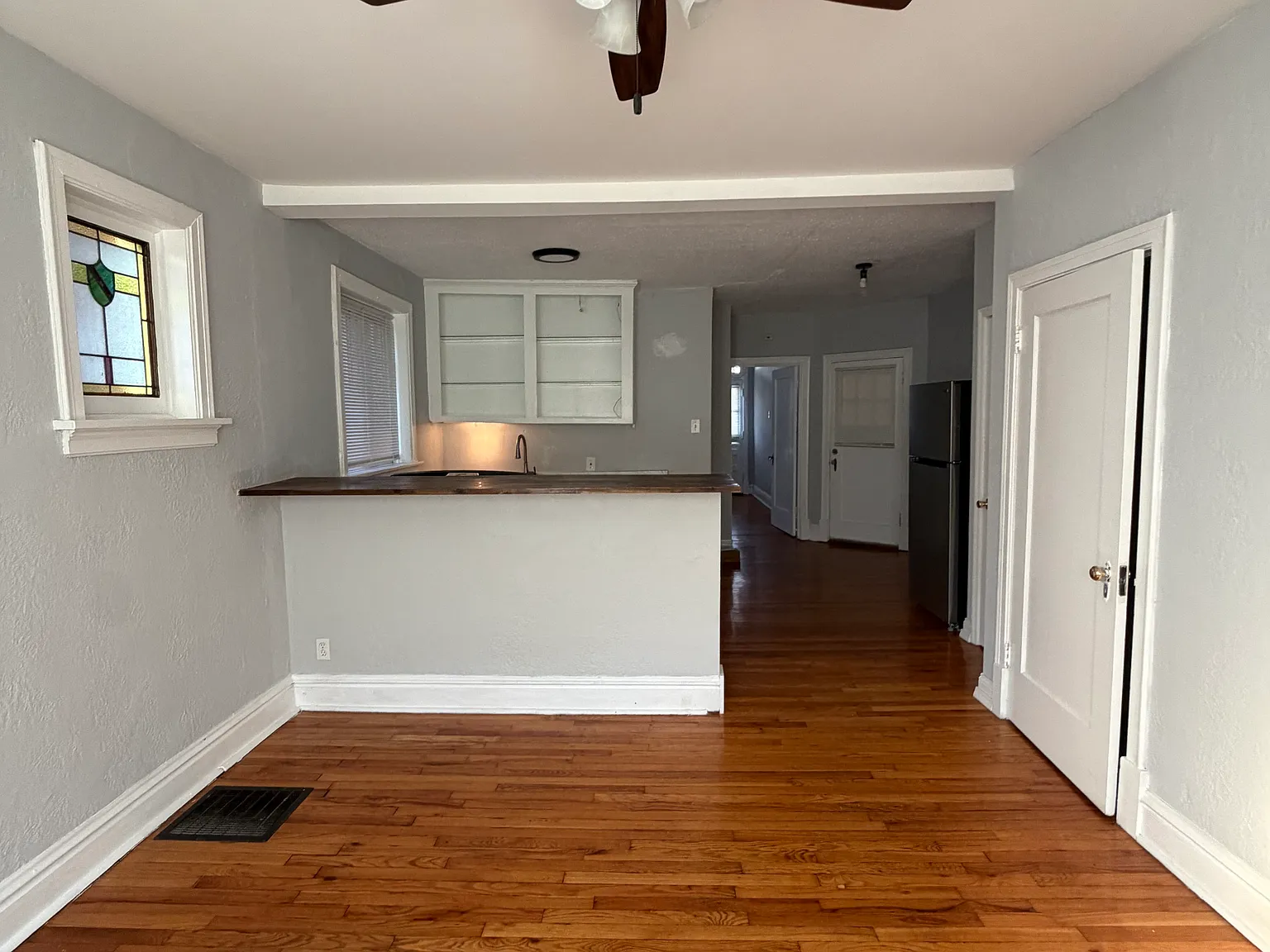 1 bed, 700 sqft, $895 — Photo 2