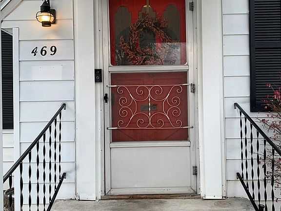 2nd image of 469 E 13th St