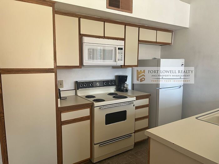 1st image of 1698 W Wood Bridge Ct