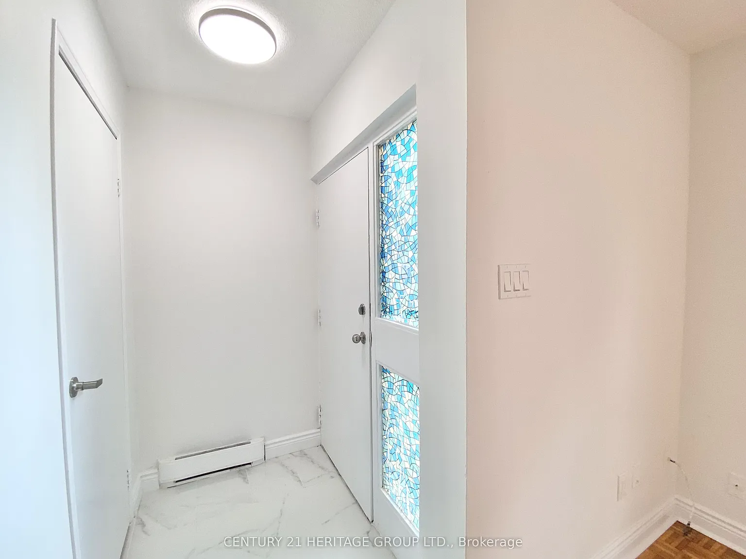 7555 Goreway Dr — Photo 2