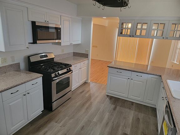 3rd image of 4532 S Wilton Pl