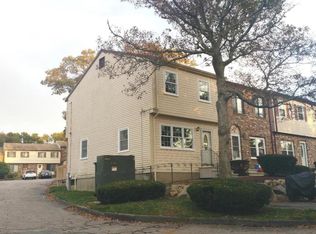 206 Village Dr #206, Buzzards Bay, MA 02532