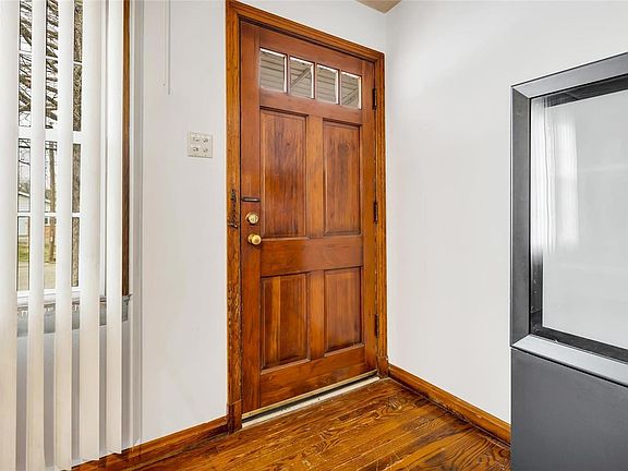 2nd image of 758 Avenue H