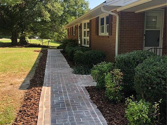 2nd image of 833 Lynnhaven Park Dr