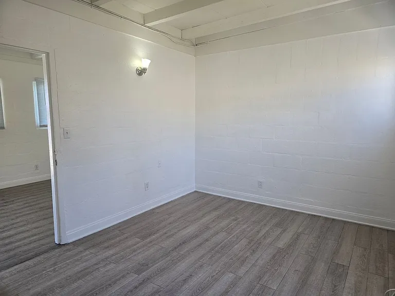 1911 Princeton St — Photo 10