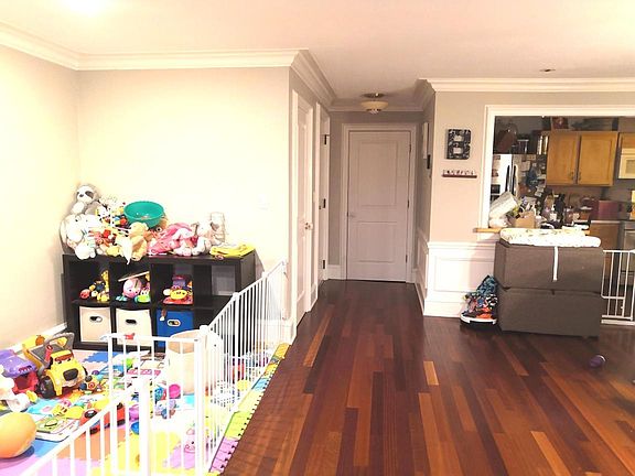 3rd image of 401 S Grove Ave APT 2E