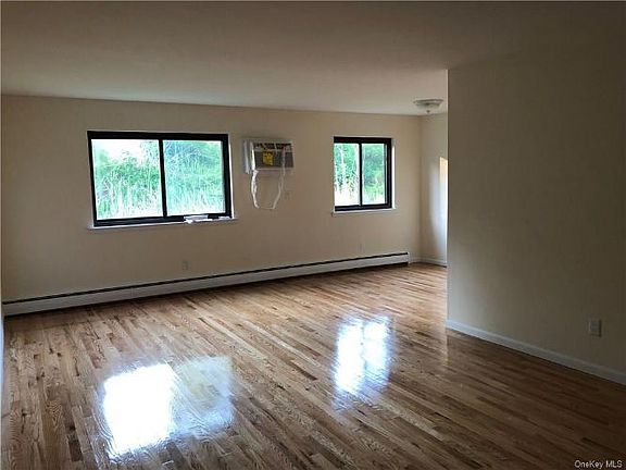 3rd image of 1 Brevoort Dr APT 1B