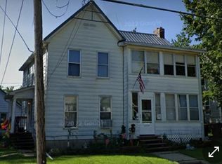 525 E Wyandotte St, Freeport, IL 61032