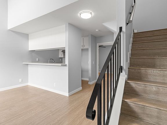 2nd image of 533 E 11th St APT 12