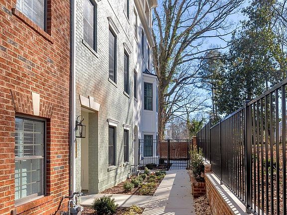 2nd image of 509 Libbie Ave #F