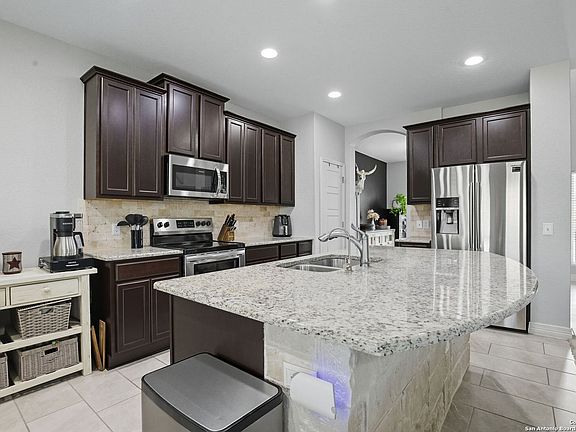 2nd image of 630 Saddle House