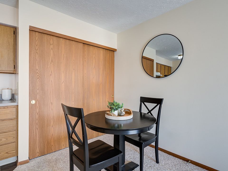 Wexford Lakes Apartments and Townhomes 1100 Burnham Dr Columbus OH