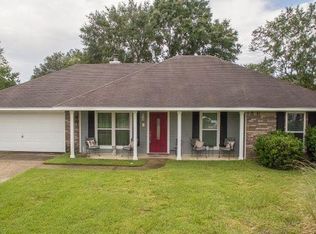 6905 Chatham Pl, Ocean Springs, MS 39564