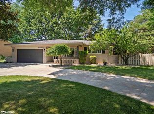 11585 Chicago Rd, Warren, MI 48093