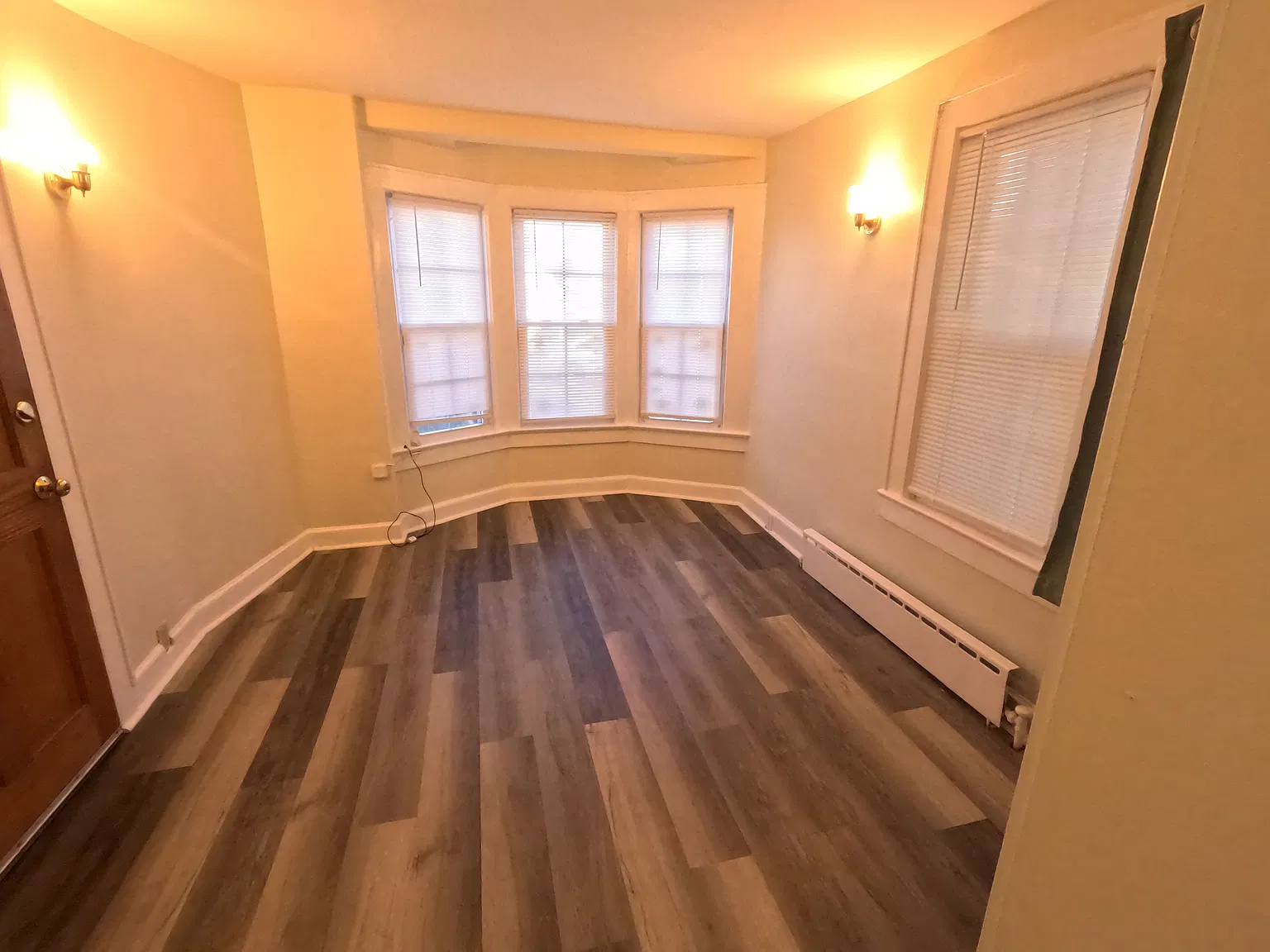 2 bed, 1.0 bath, 1300 sqft, $2,700 — Photo 4