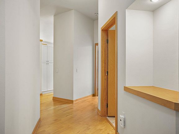 5th image of 533 W Main St APT 112