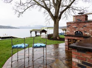 1082 W Lake Sammamish Pkwy NE, Bellevue, WA 98008
