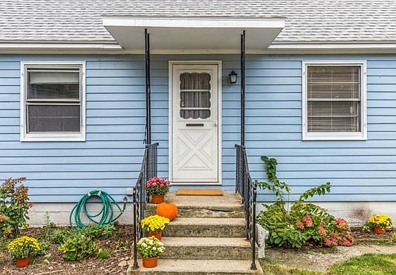 4th image of 418 Essex Ave