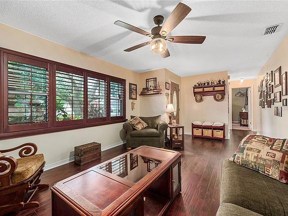 5th image of 2727 Hidden Cove Ct