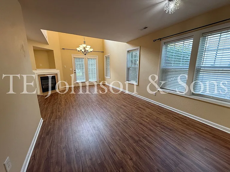 108 Greenway St — Photo 8