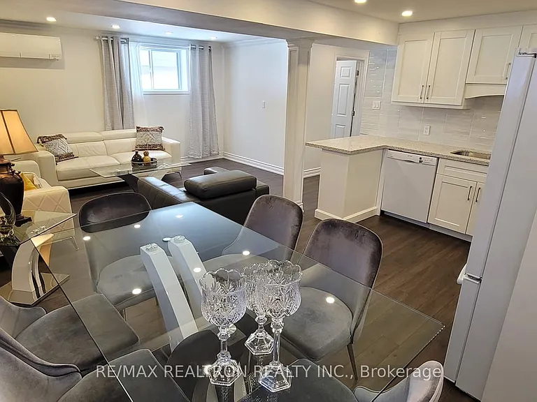 214 Bayview Ave #BASEMENT — Photo 6