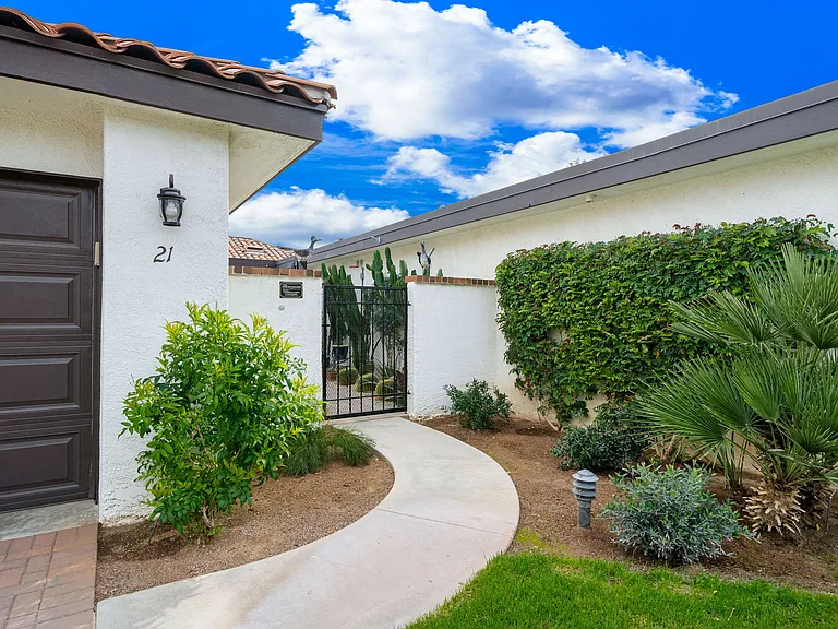21 Toledo Dr — Photo 31