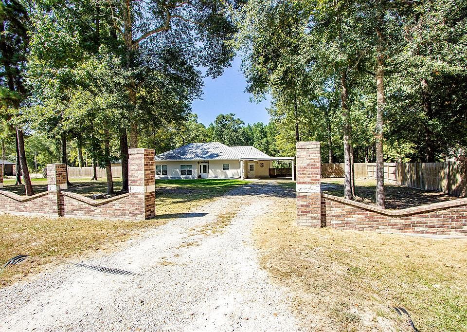 1st image of 23535 Oakwood Dr