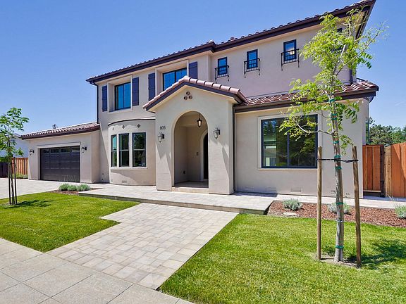3rd image of 805 Rose Blossom Dr