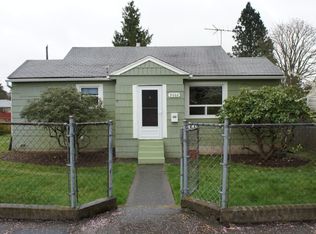 9002 32nd Ave SW, Seattle, WA 98126