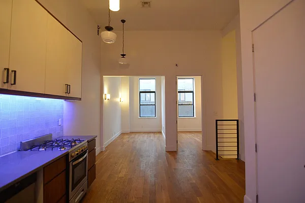 Rented by Hagstrom Management Inc | media 28