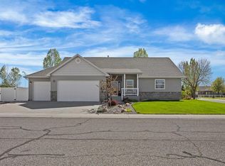 3304 Wheat Grass Dr, Montrose, CO 81401