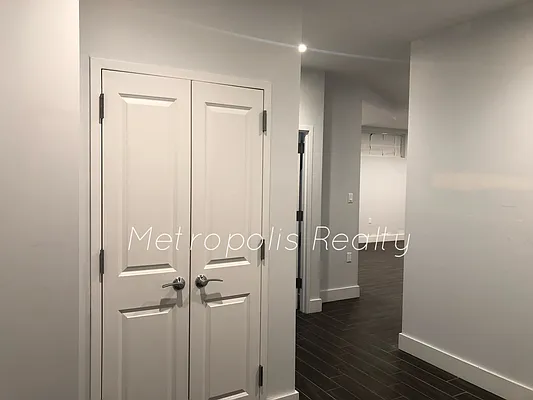 Rented by Metropolis International Realty Inc. | media 3