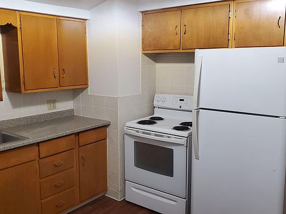 3rd image of 23 Doyle Ct