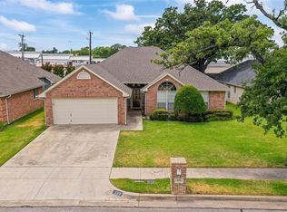 320 Cecile Ct, Arlington, TX 76013
