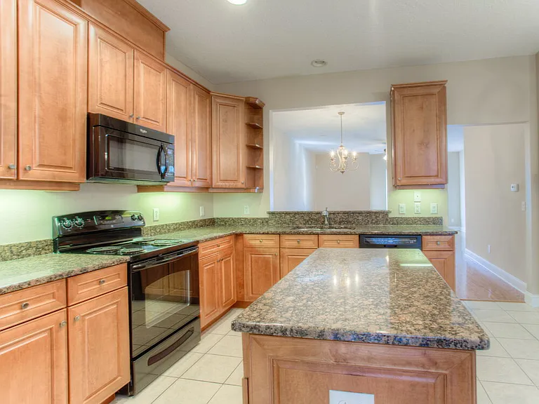 204 Aberdeen Pond Dr — Photo 12