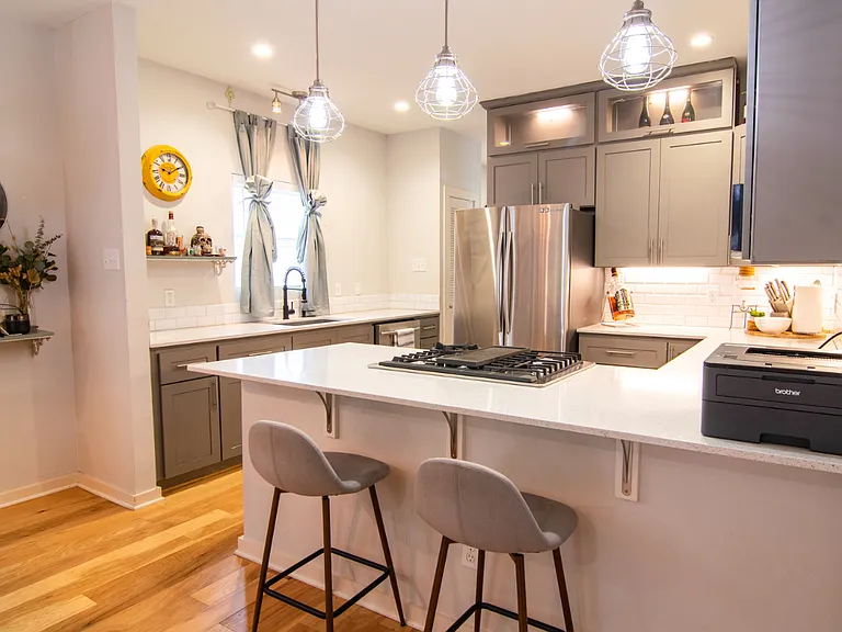 705 W Elsmere Pl — Photo 4