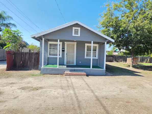 2327 Locust St, Selma, CA 93662