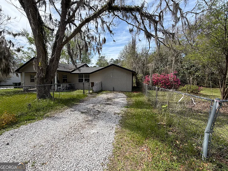 216 Clarks Bluff Rd — Photo 3